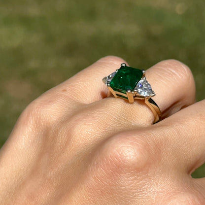 Estate 14KT Yellow Gold 2.89 CT Emerald-Cut Emerald + Trillion Diamond Ring