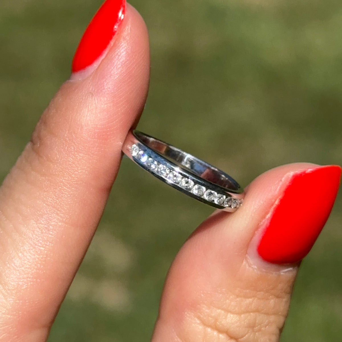 Estate 14KT White Gold Channel-Set .18 CT Diamond Band Ring