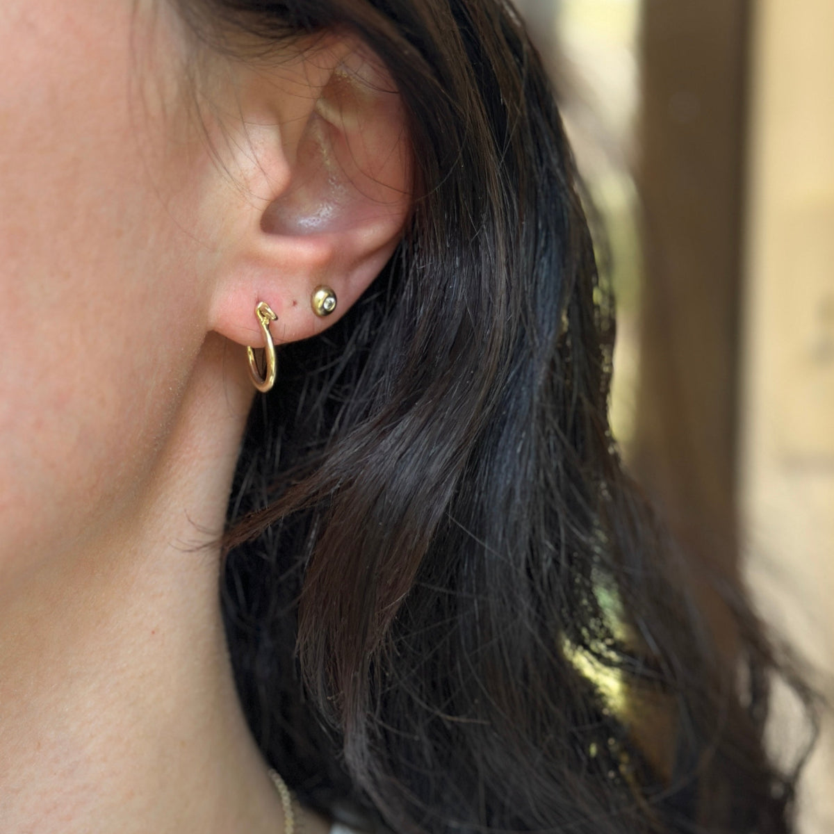 10KT Yellow Gold Small Shackle Link Screw in Half Hoop Earrings 15mm