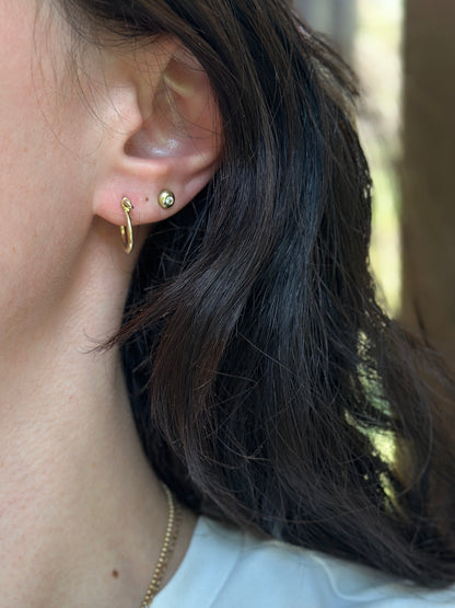 14KT Yellow Gold Small Shackle Link Screw in Half Hoop Earrings - LSJ