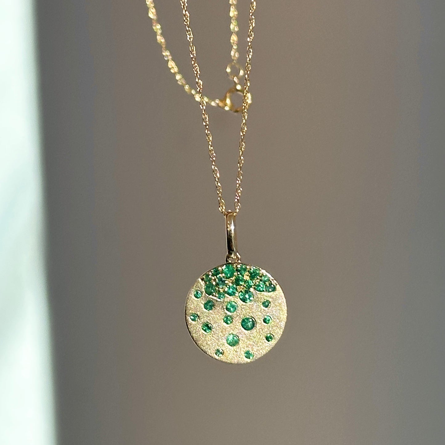 14KT Yellow Gold Scattered Emeralds Burnished Gypsy Set Pendant Necklace