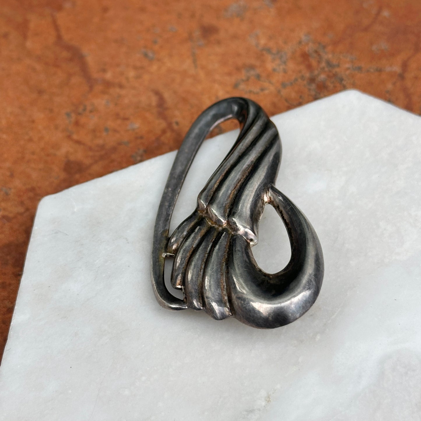 Estate Vintage Sterling Silver Fluted Floral Swirl Design Brooch Pin