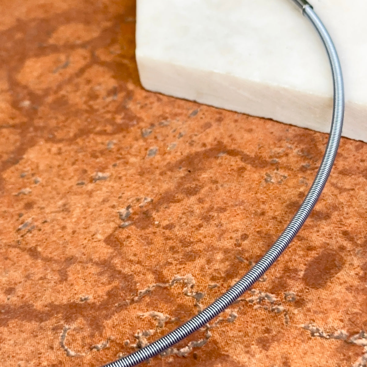 Stainless Steel Montana Blue 2.4mm Spiral Collar Necklace 16.5"