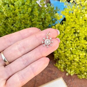 10KT Yellow Gold Detailed Small Snowflake Pendant Charm