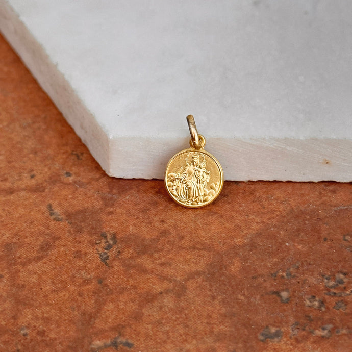 18KT Yellow Gold Matte Carmine Round Medal Pendant Charm 10mm