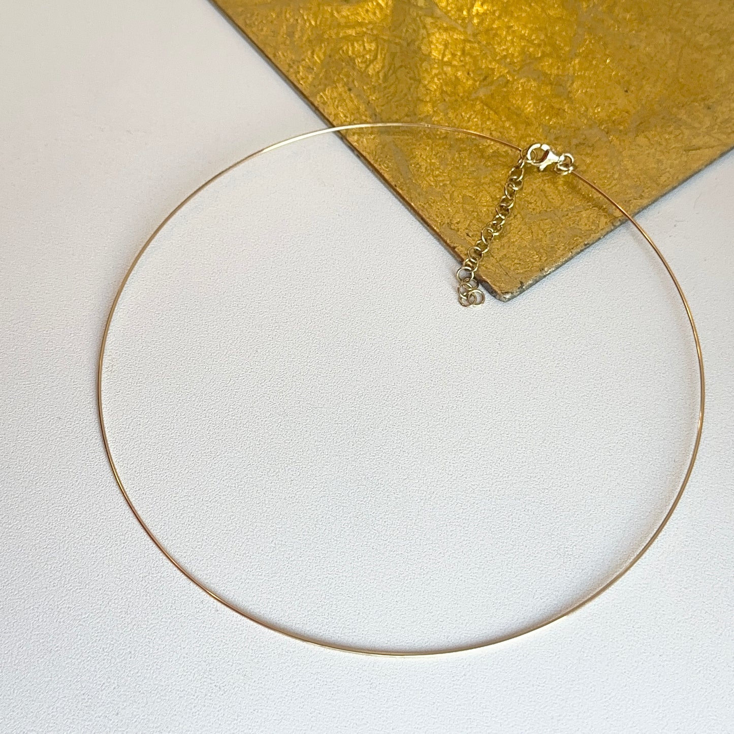 Estate 14KT Yellow Gold 1mm Stiff Round Collar Necklace