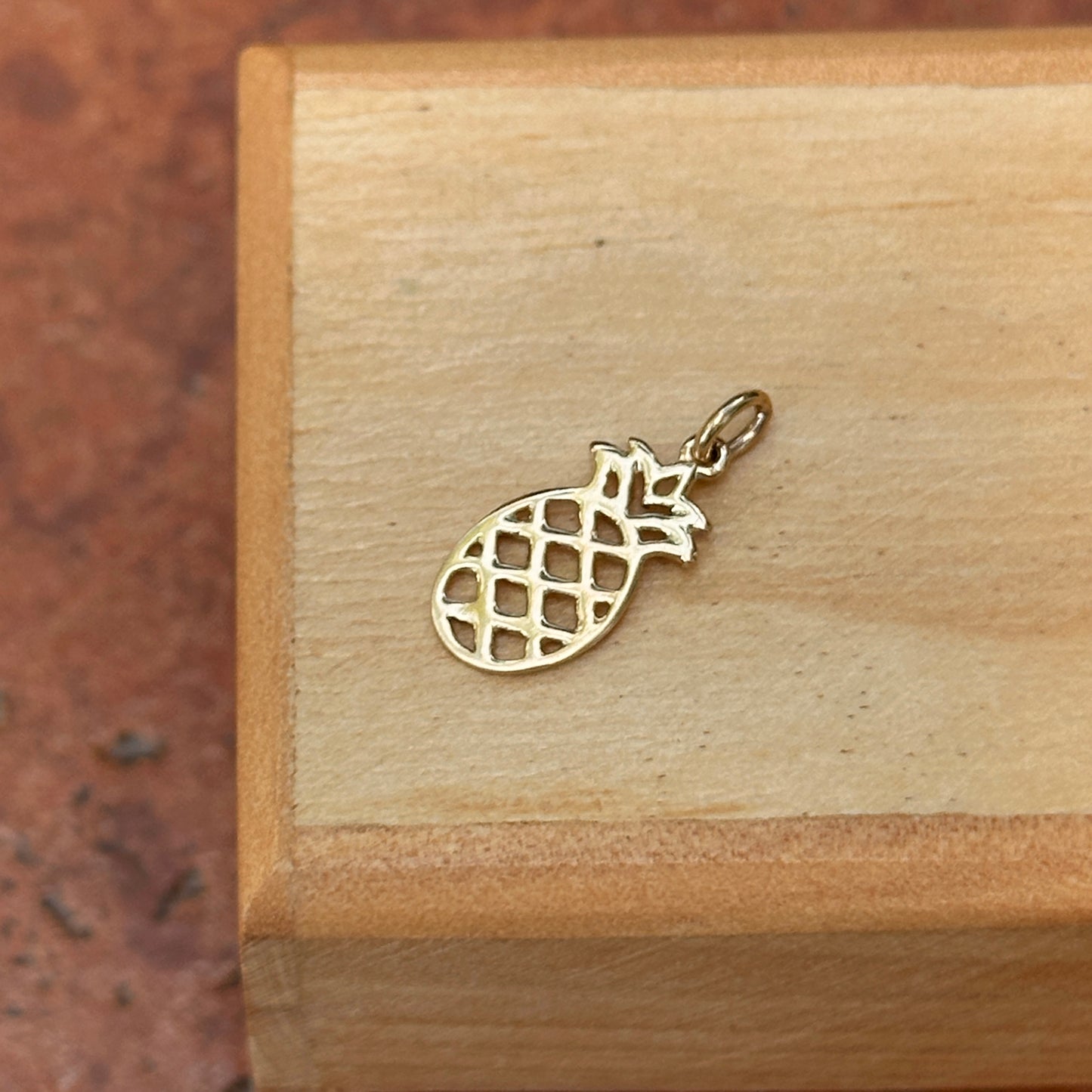 14KT Yellow Gold Pineapple Pendant Charm