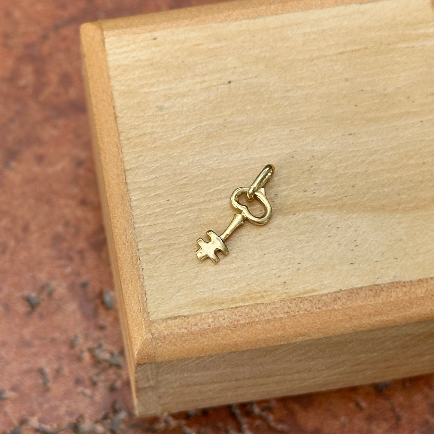 14KT Yellow Gold Heart Key Pendant Charm