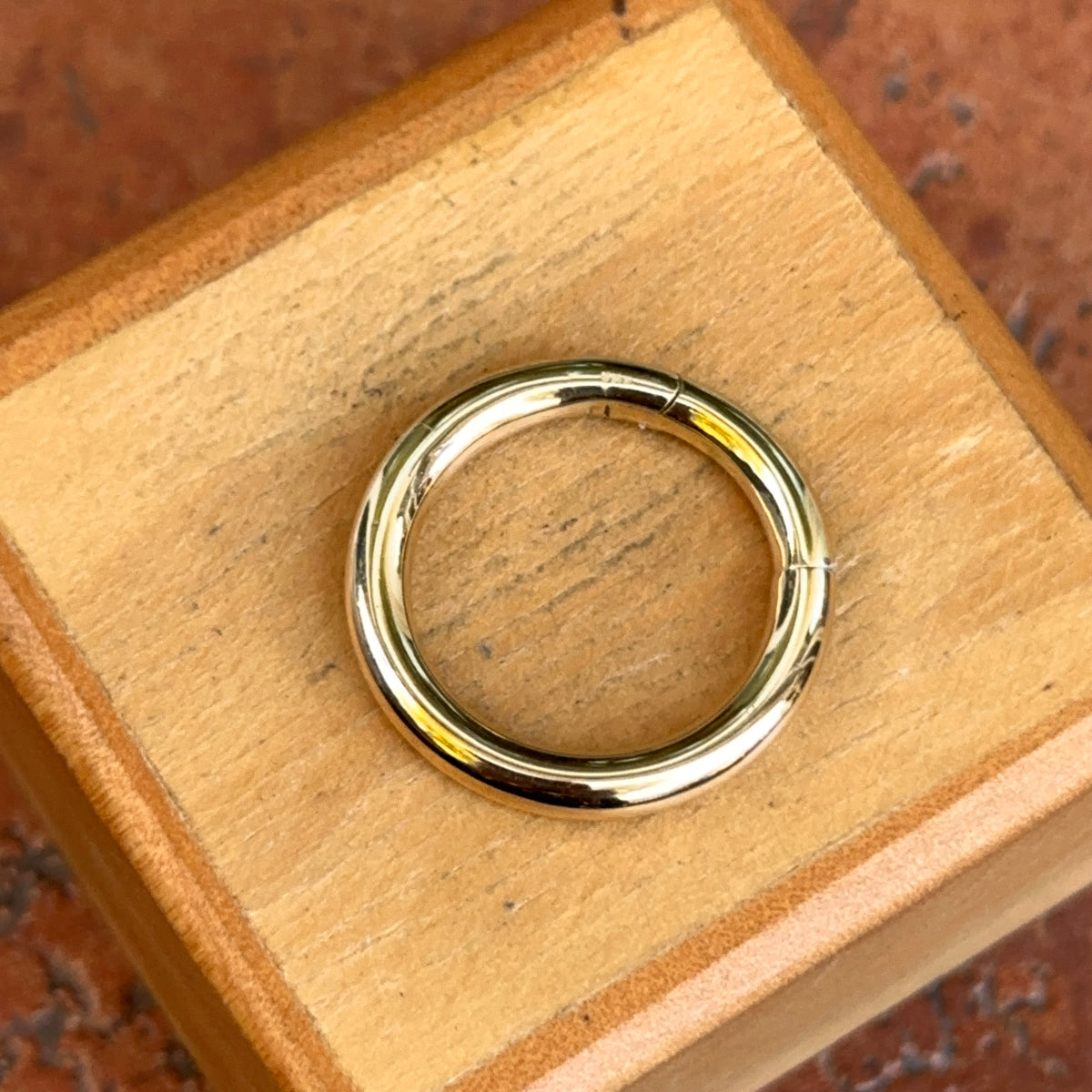 14KT Yellow Gold Round Hinged Pendant Charm/ Chain Connecter/ Bail 22mm
