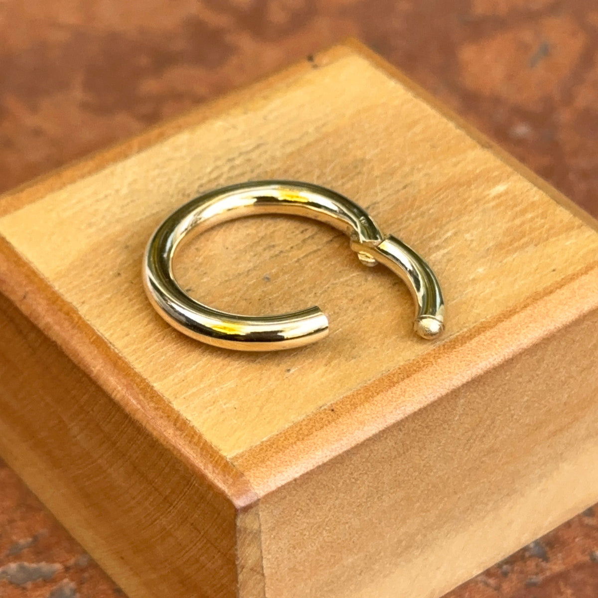 14KT Yellow Gold Round Hinged Pendant Charm/ Chain Connecter/ Bail 22mm