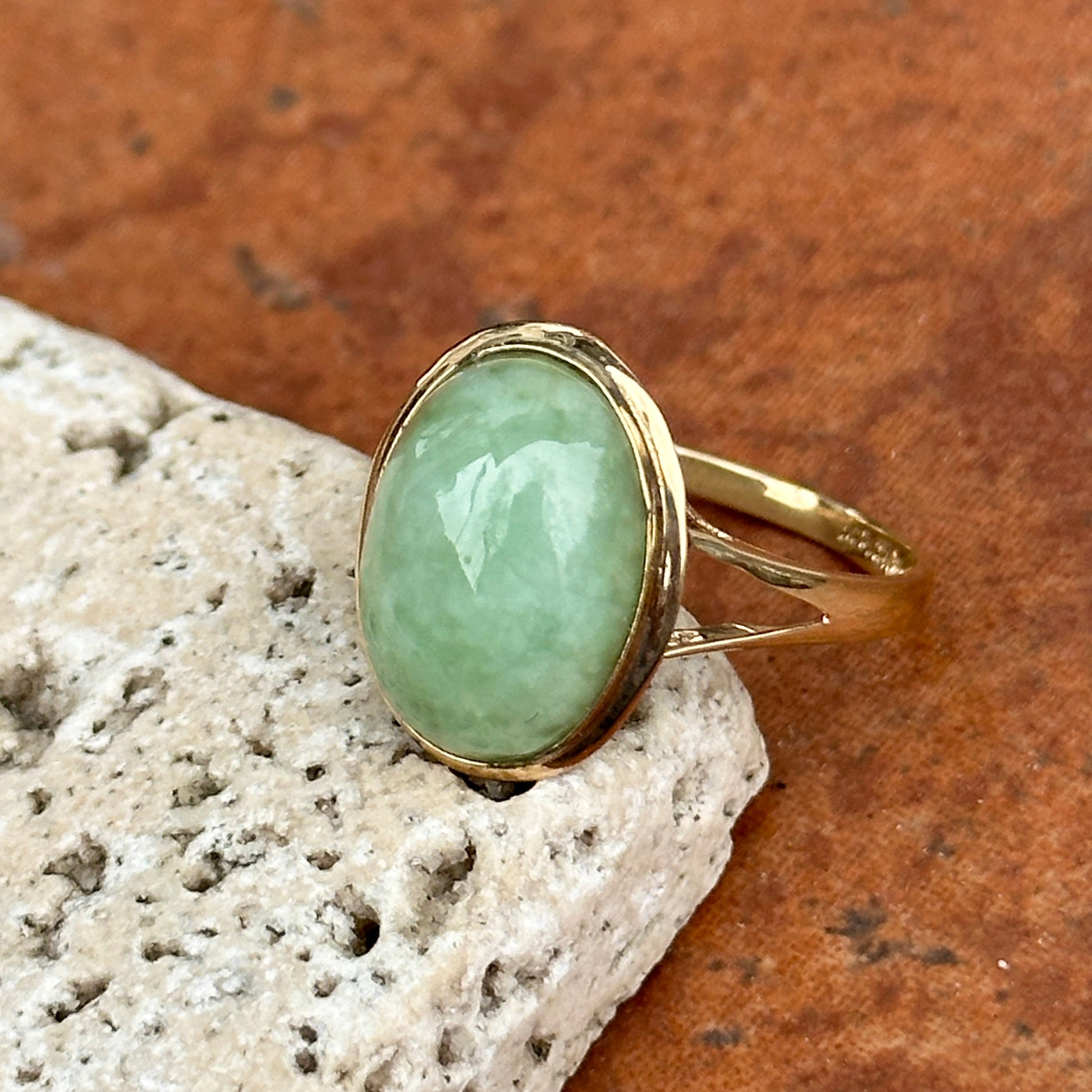 Estate 14KT Yellow Gold Bezel Oval Jade Ring - LSJ
