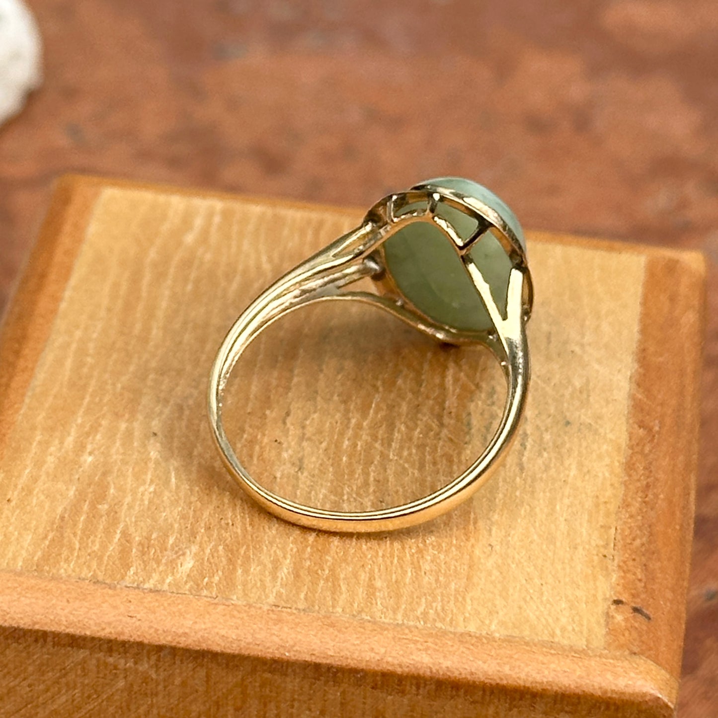 Estate 14KT Yellow Gold Bezel Oval Jade Ring - LSJ