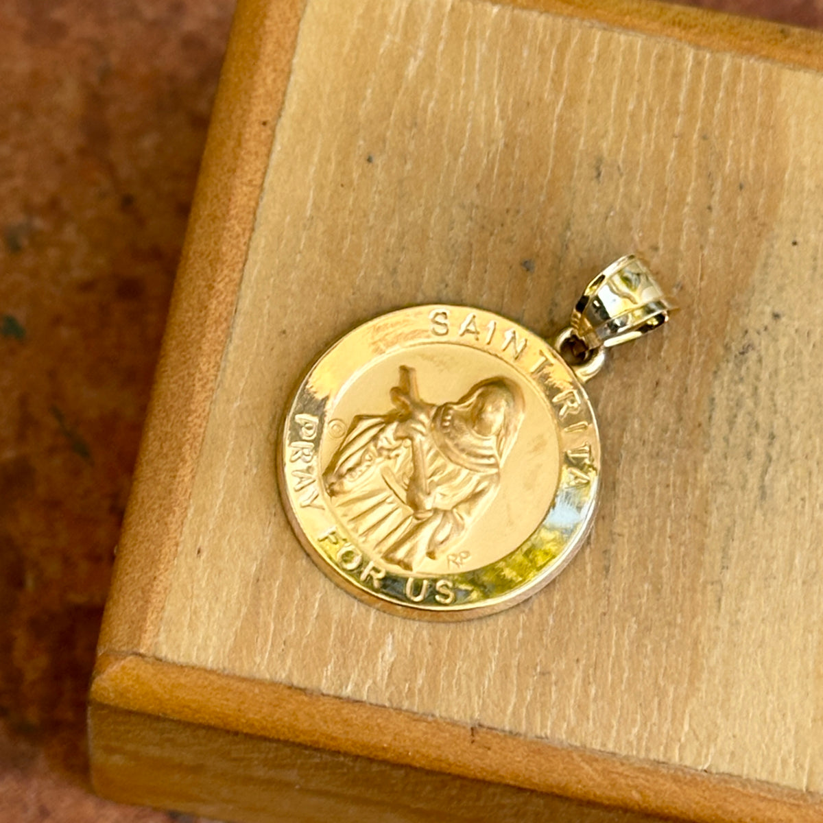 14KT Yellow Gold St Rita Round Medal Pendant 18mm
