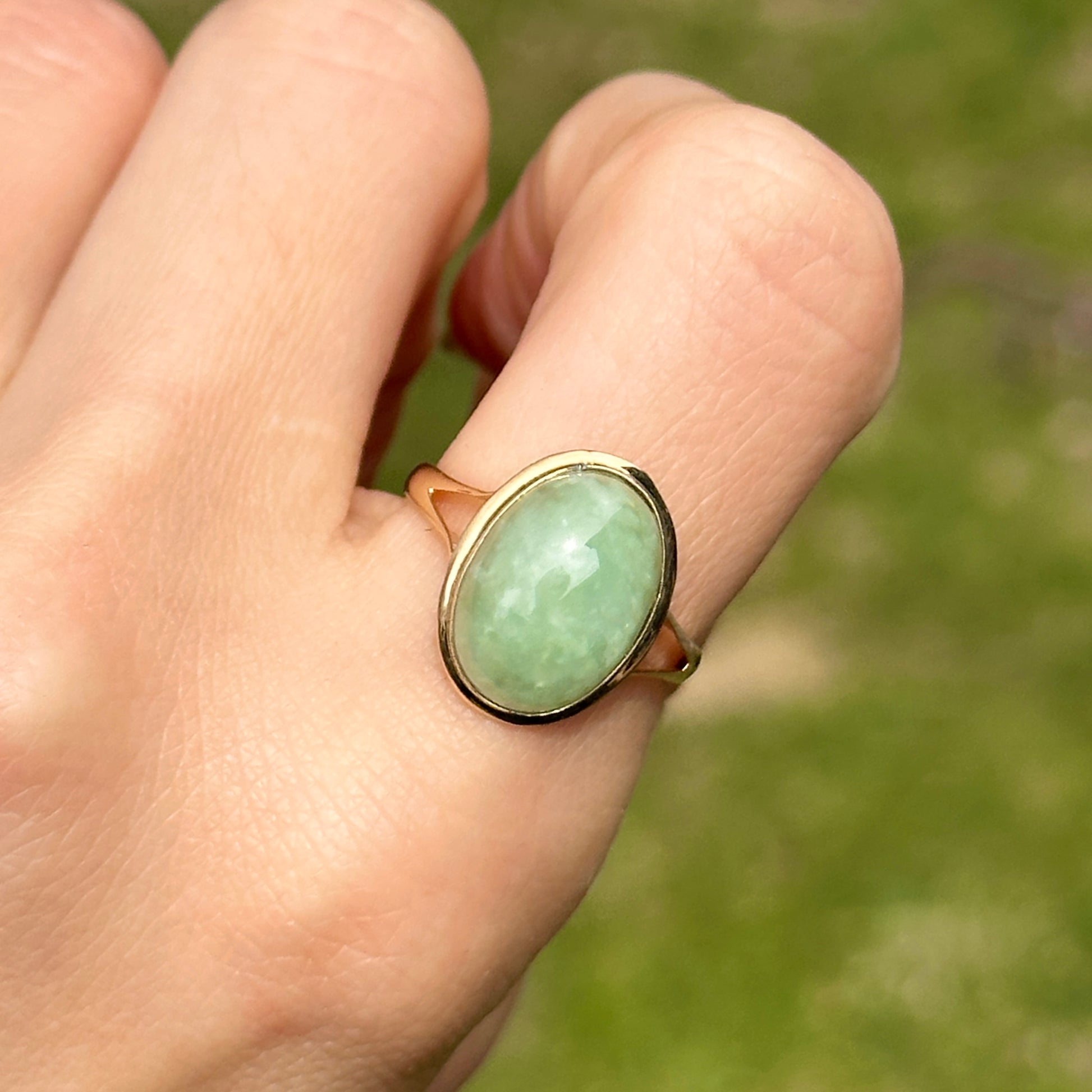 Estate 14KT Yellow Gold Bezel Oval Jade Ring - LSJ