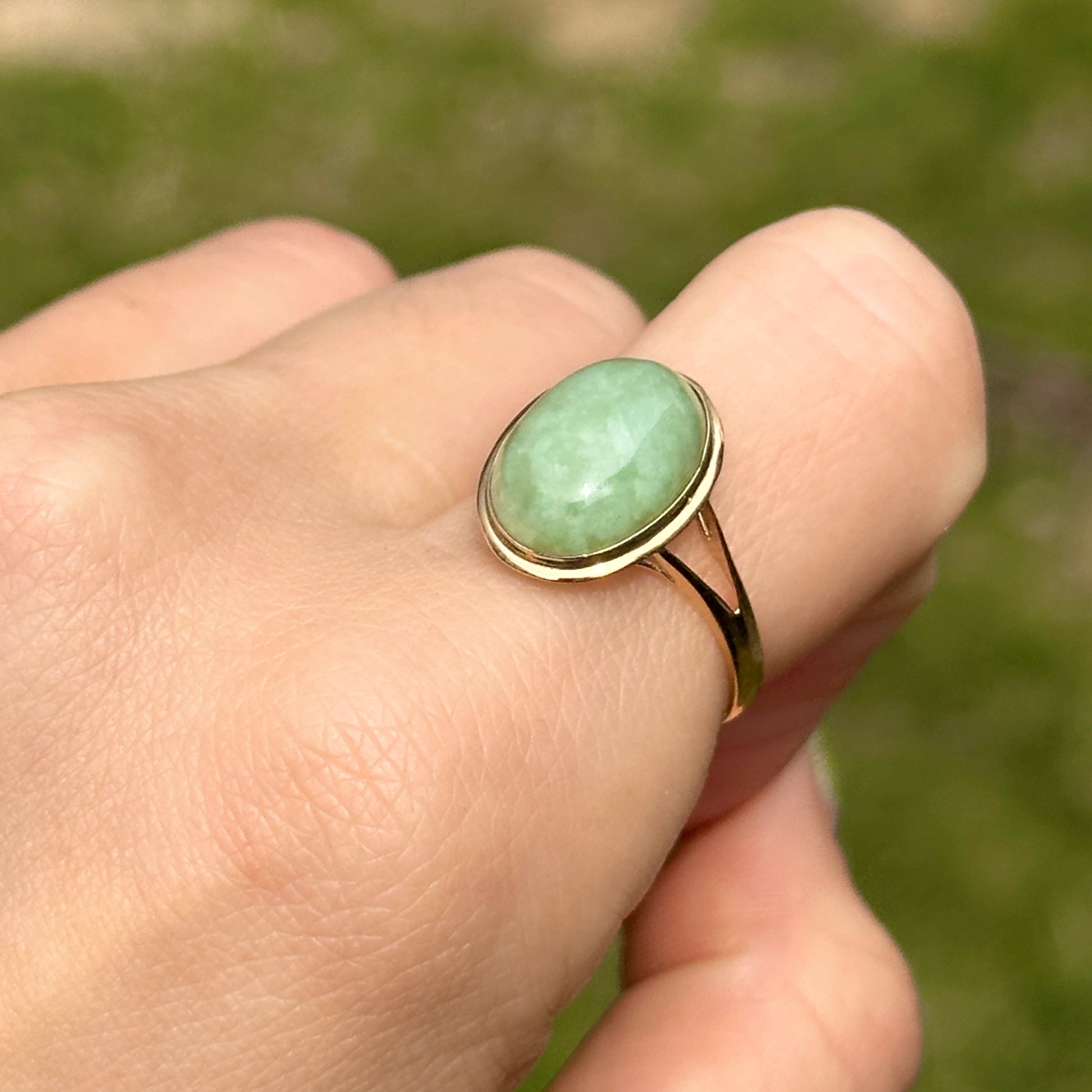 Estate 14KT Yellow Gold Bezel Oval Jade Ring - LSJ