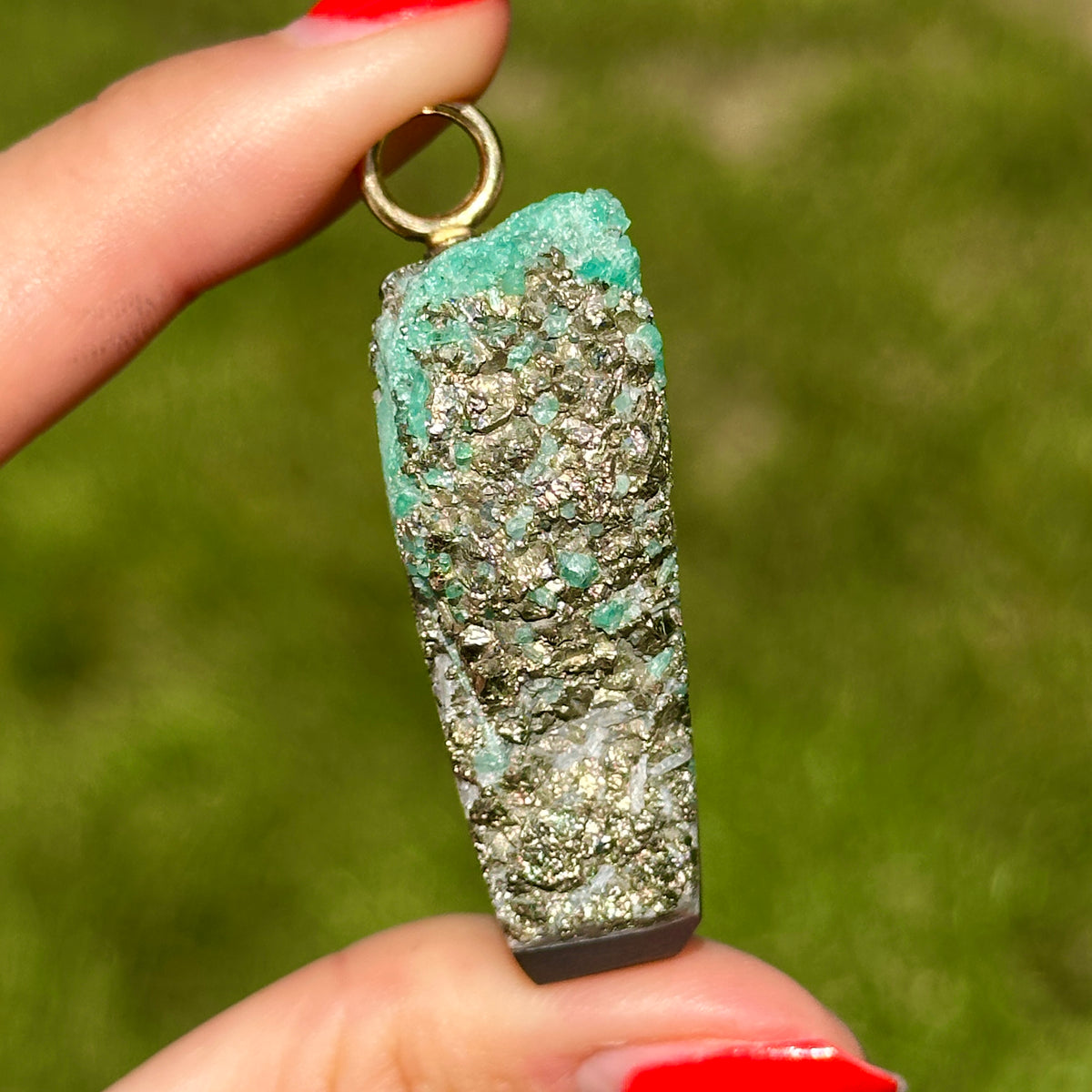 14KT Yellow Gold Carved Rough-Cut Emerald Horse Head Pendant