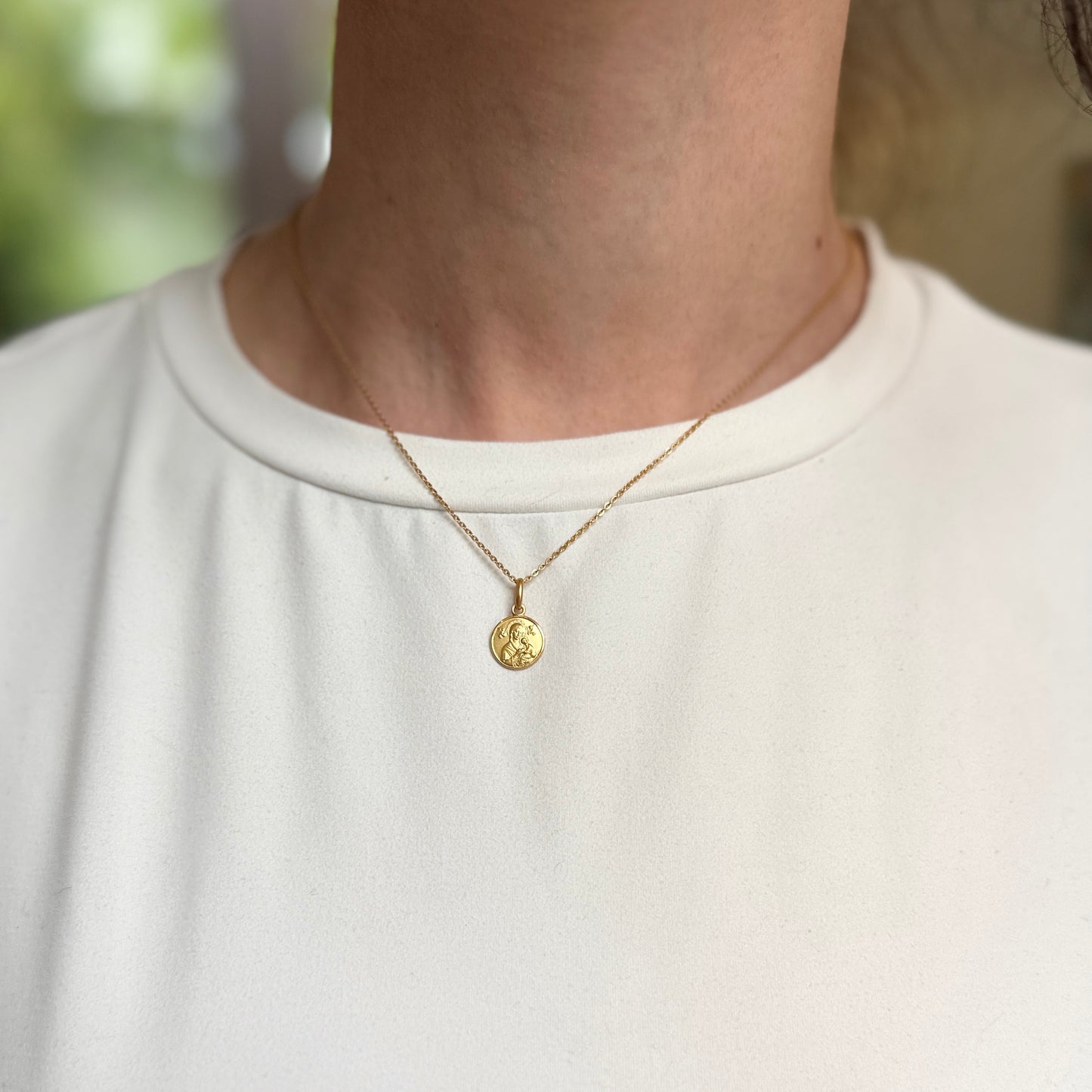 18KT Yellow Gold Our Lady of Perpetual Help Round Medal Pendant Charm 10mm