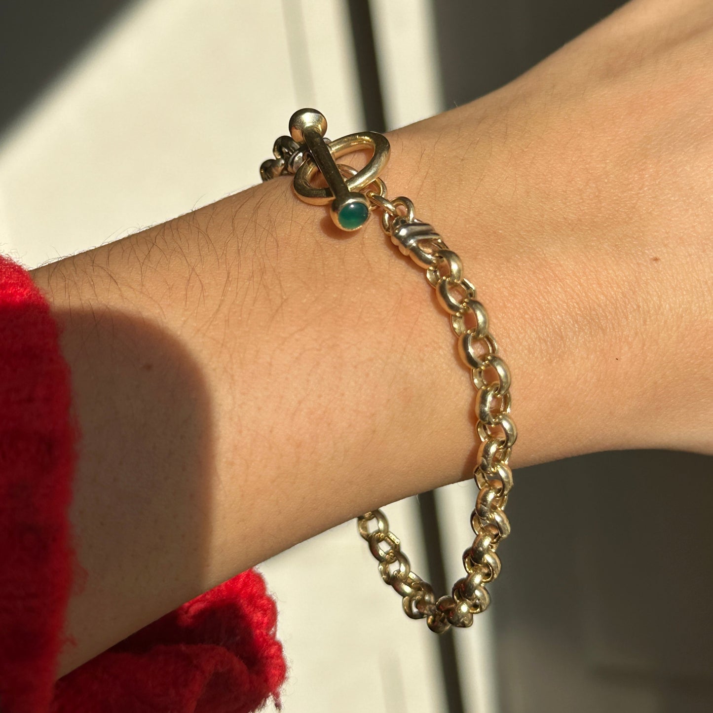 Estate 14KT Yellow Gold Rolo Chain Green Stone Toggle Bracelet