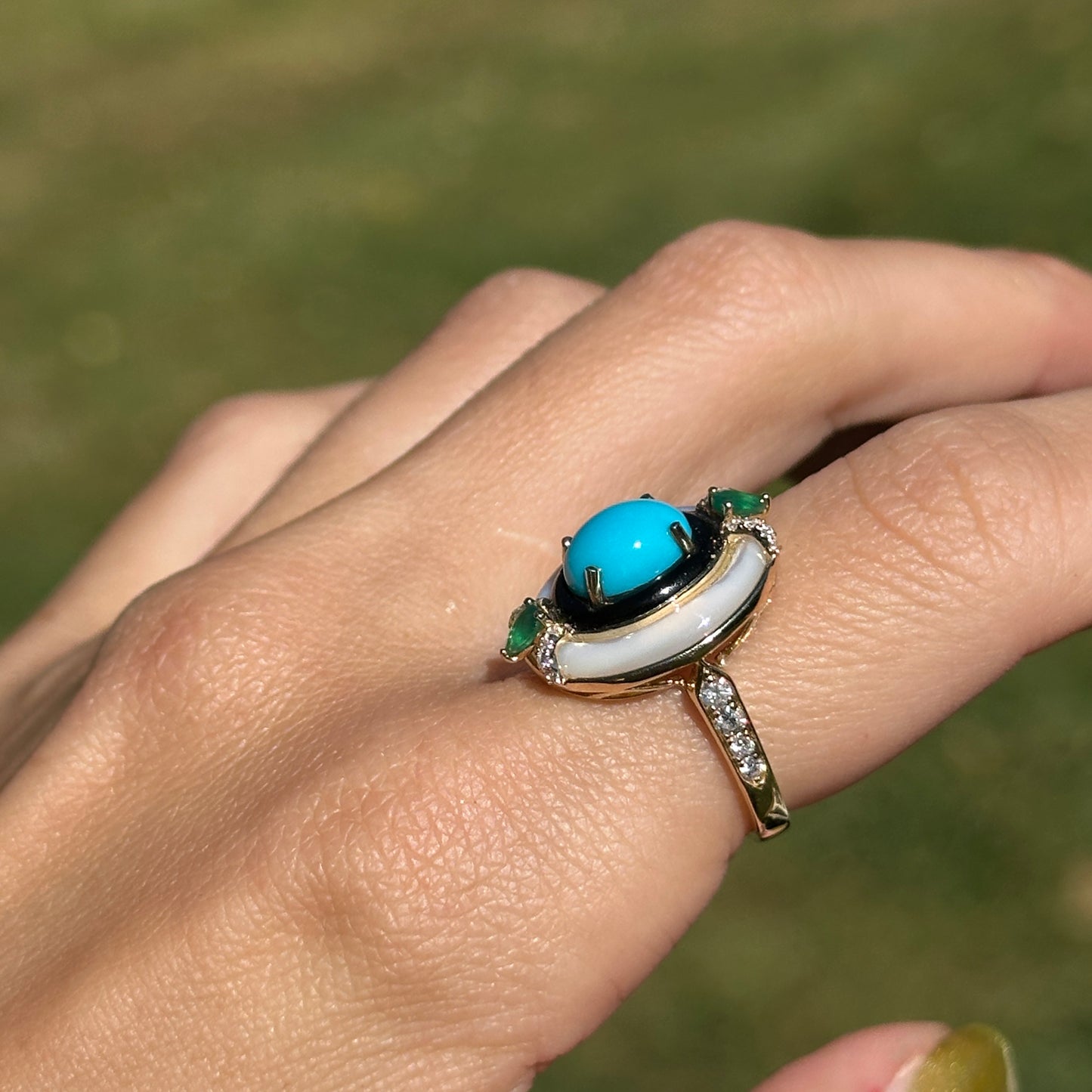 Estate 14KT Yellow Gold Turquoise, Diamond, Onyx, Mother of Pearl Ring