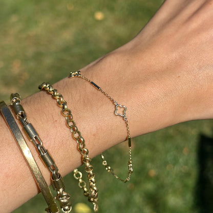 18KT Yellow Gold Clover Cut-Out + Bar Station Chain Bracelet