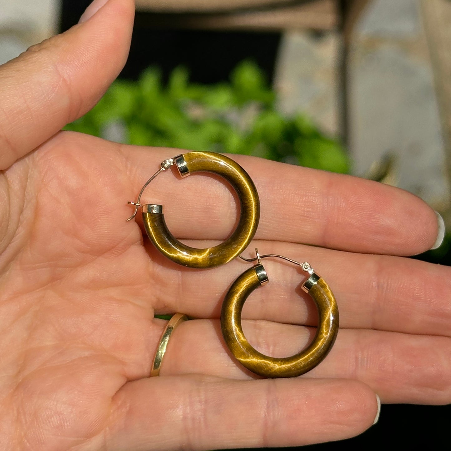 Estate 14KT Yellow Gold Tiger's Eye Hoop Earrings