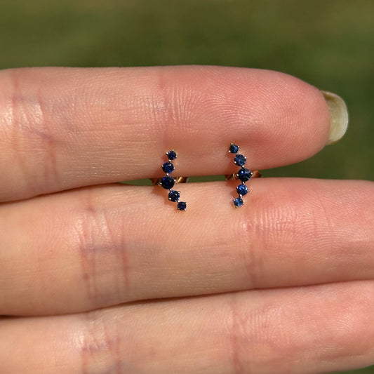 14KT Yellow Gold Round Blue Sapphire Curved Stud Earrings