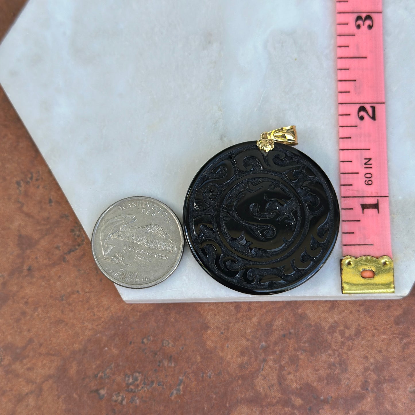 Estate 14KT Yellow Gold Carved Dragon Detail Genuine Black Onyx Large Round Circle Pendant 39mm