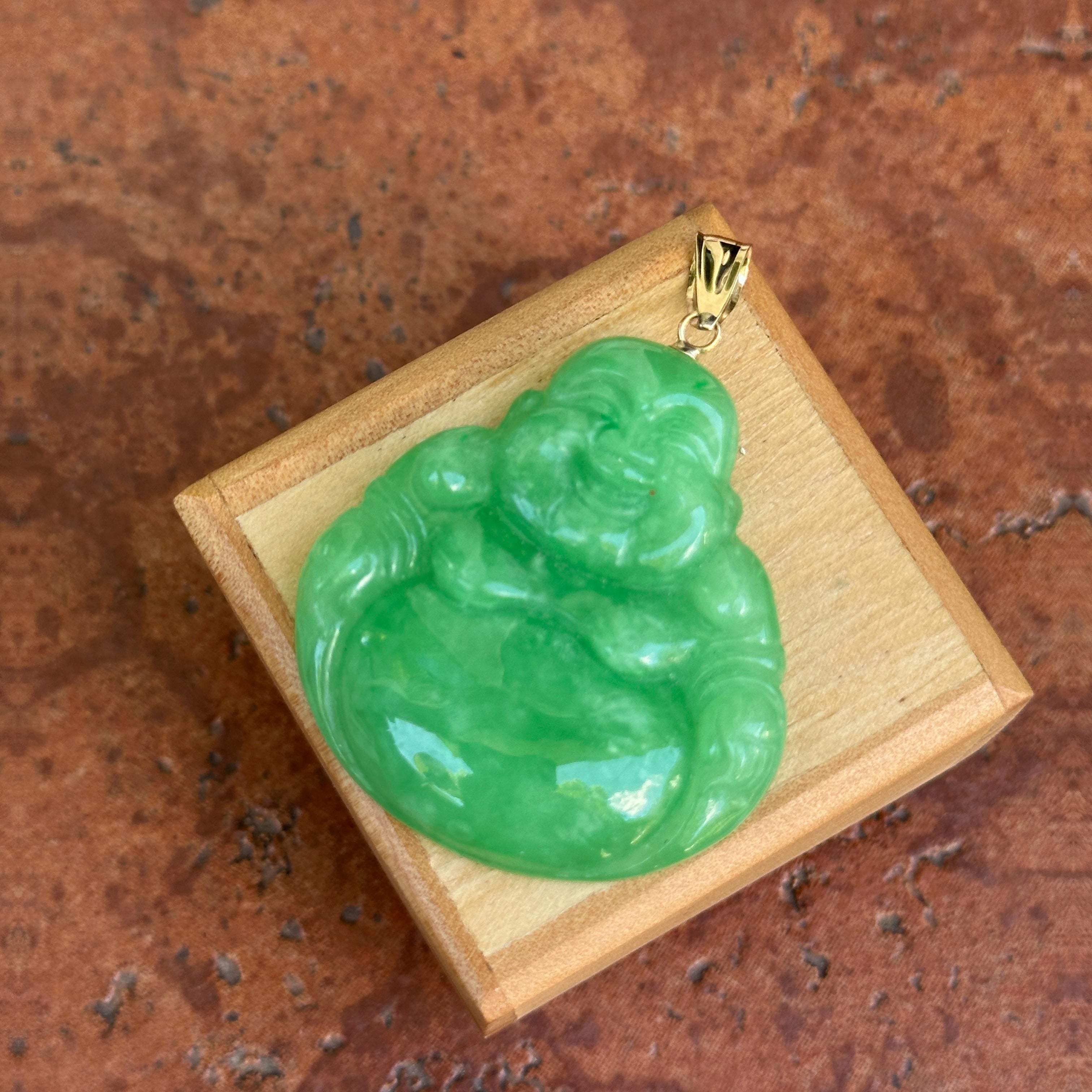 Estate 14kt Yellow Gold Carved Green Jade Buddha Pendant 40mm