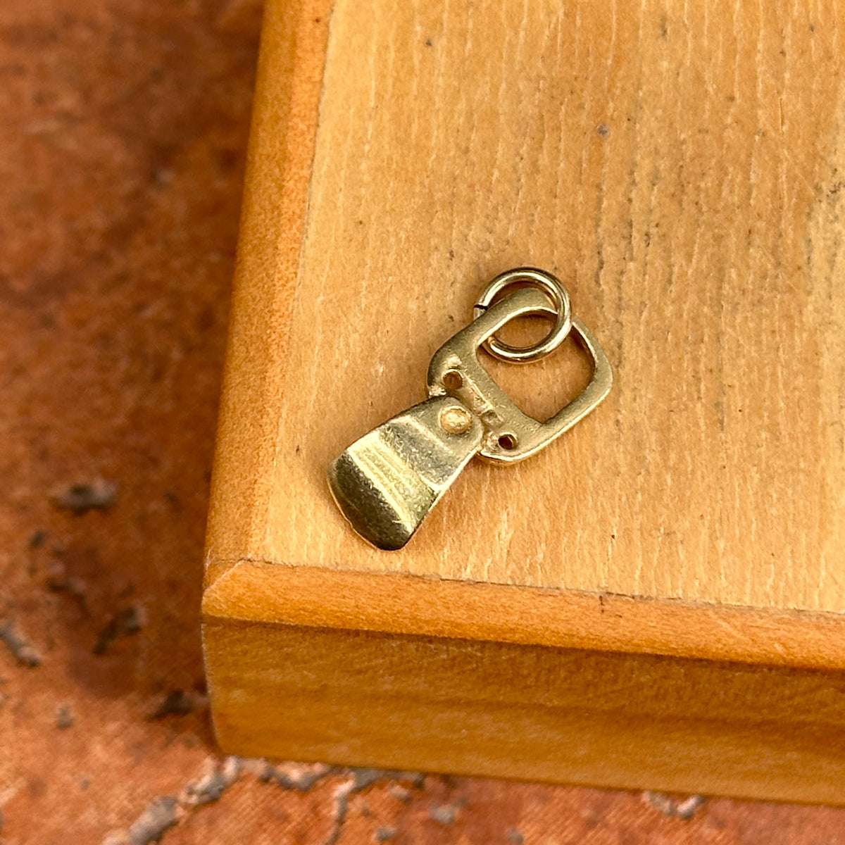 Estate 14KT Yellow Gold 3D Bottle Cap Opener Pendant Charm