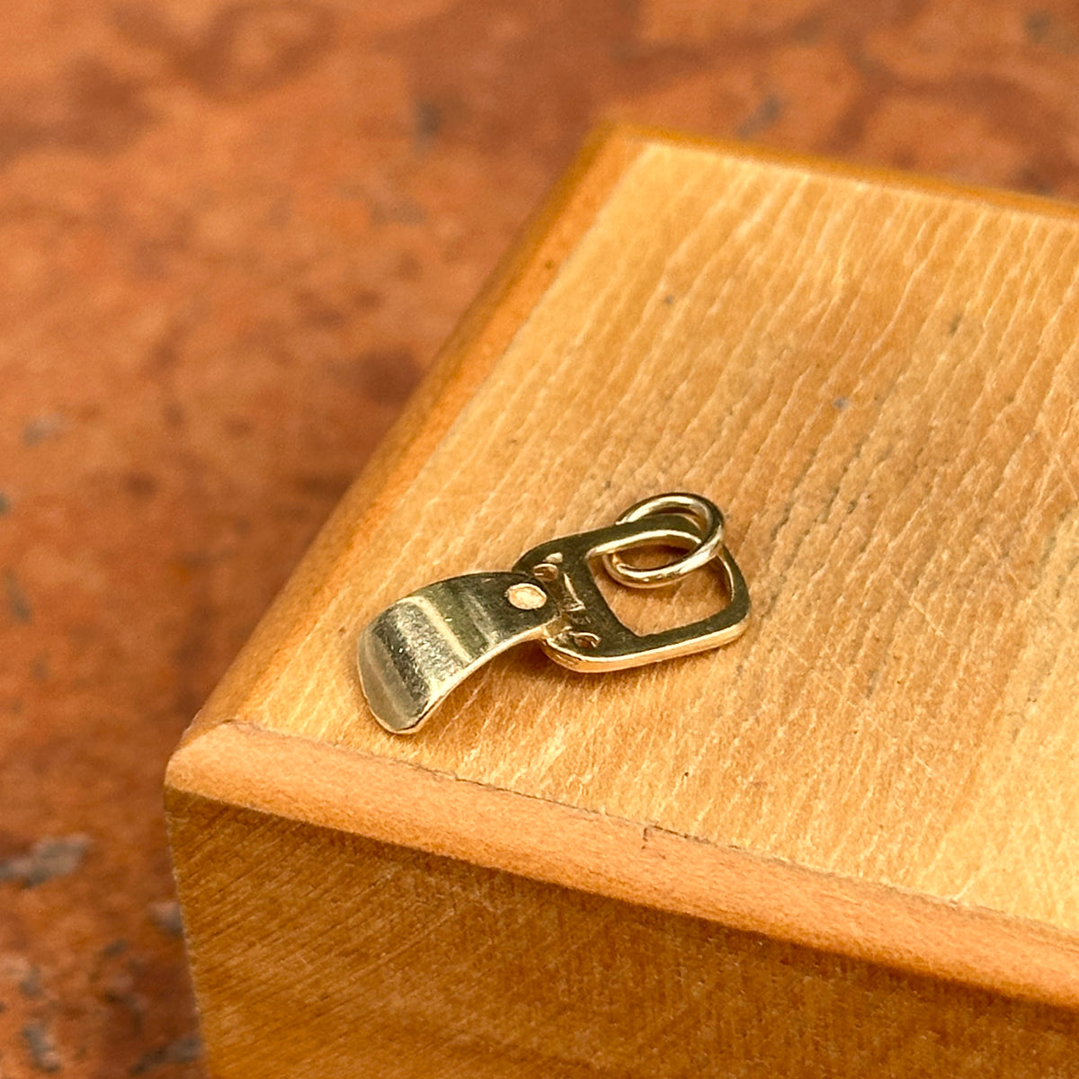 Estate 14KT Yellow Gold 3D Bottle Cap Opener Pendant Charm