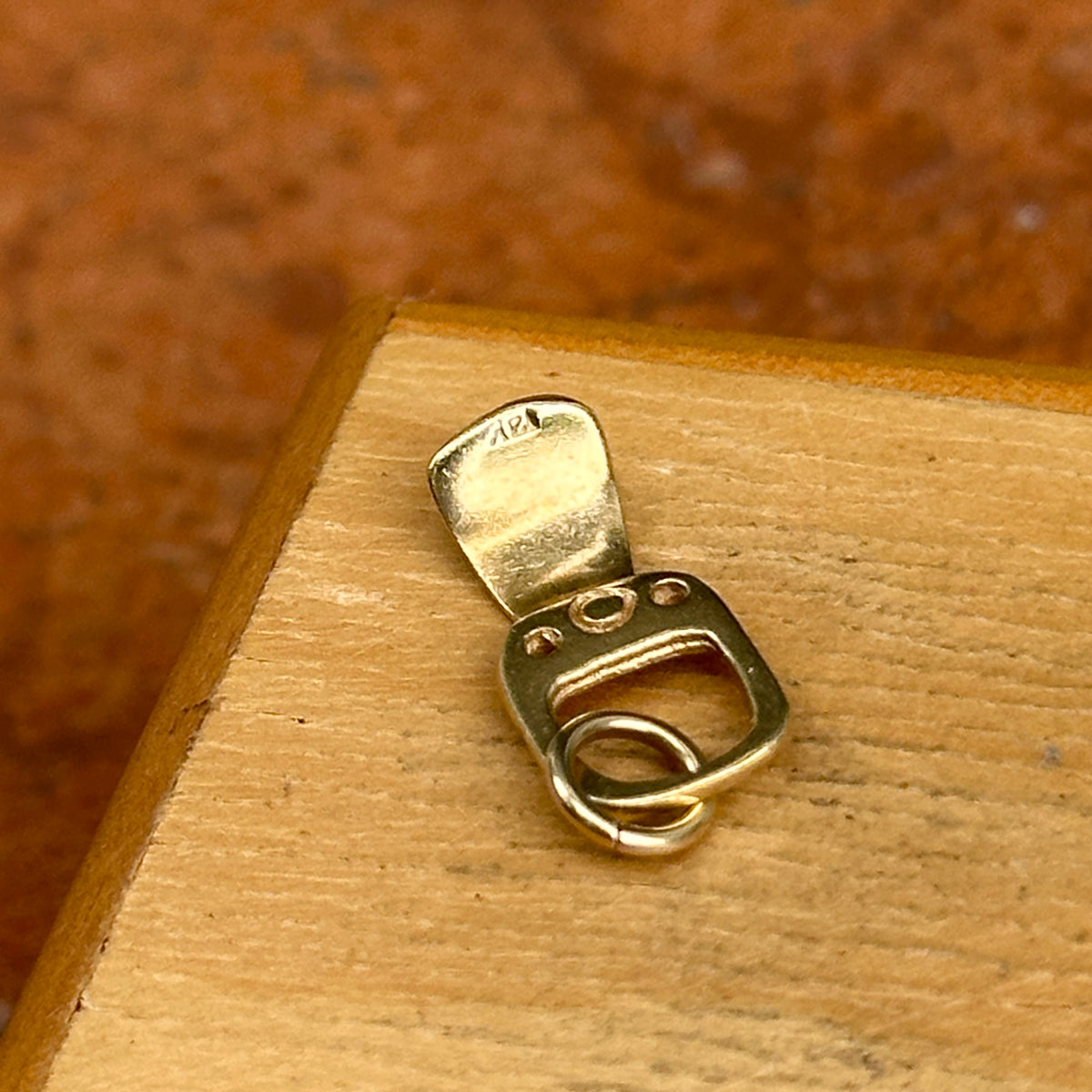 Estate 14KT Yellow Gold 3D Bottle Cap Opener Pendant Charm