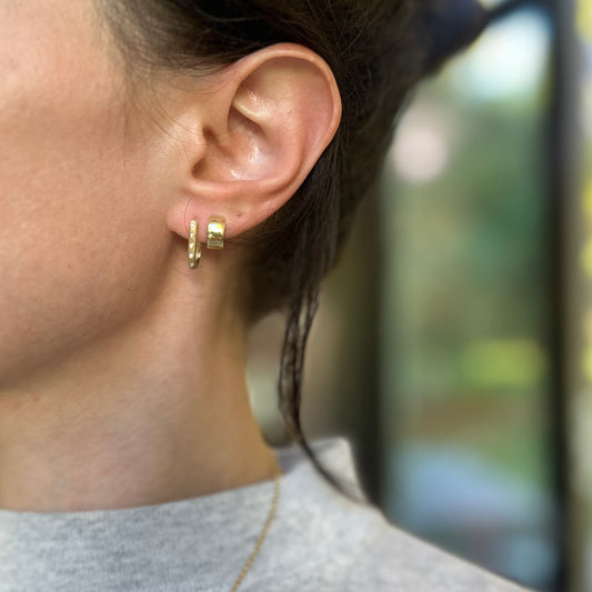 14KT Yellow Gold Brushed Round Diamond Oval Huggie Earrings