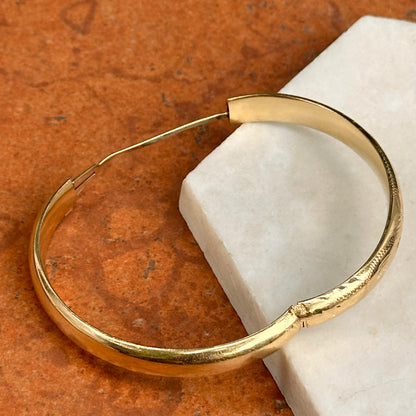 Estate 14KT Yellow Gold Etched 8mm Oval Bangle Bracelet
