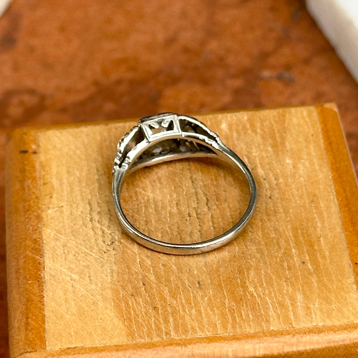 Estate 18KT White Gold Old Mine Diamond Filigree Ring