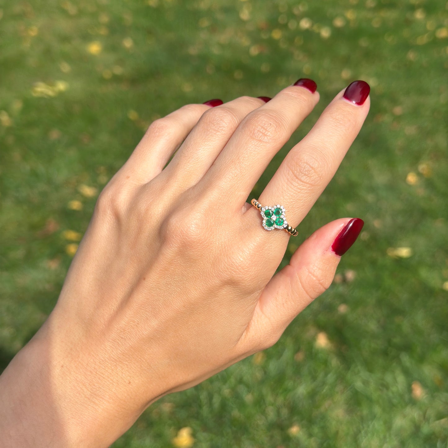 Estate 14KT Yellow Gold Green Emerald + Round Diamond Beaded Clover Ring