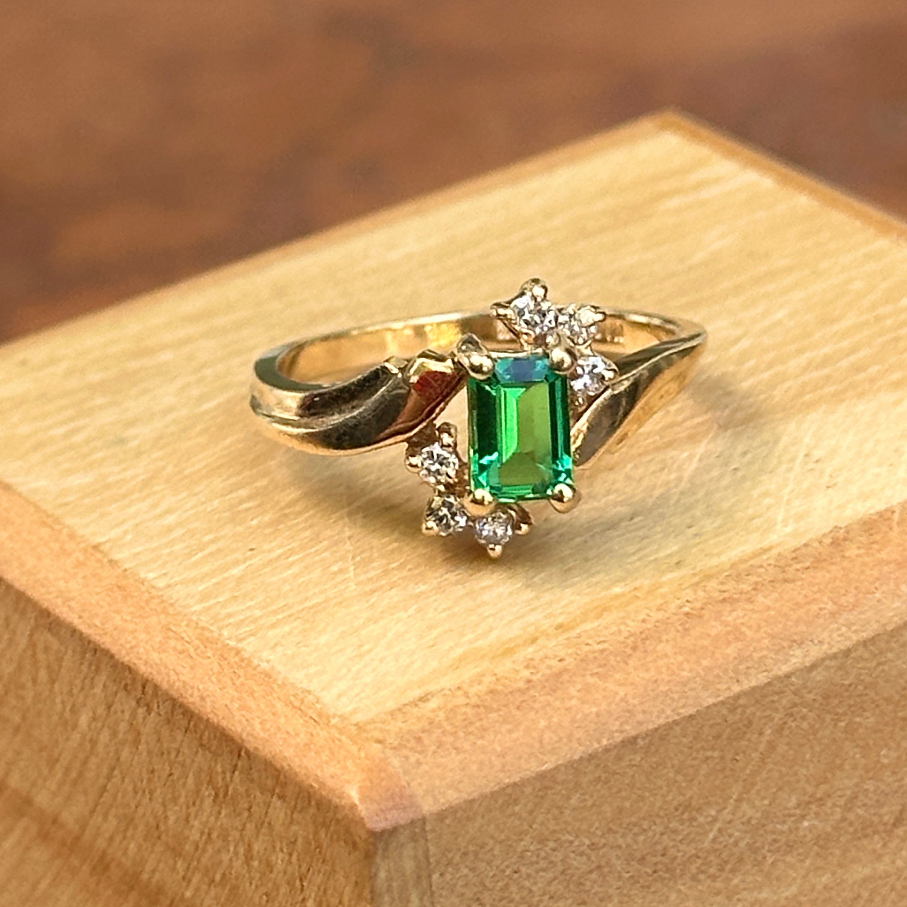 10kt Yellow gold outlet diamond and emerald ring