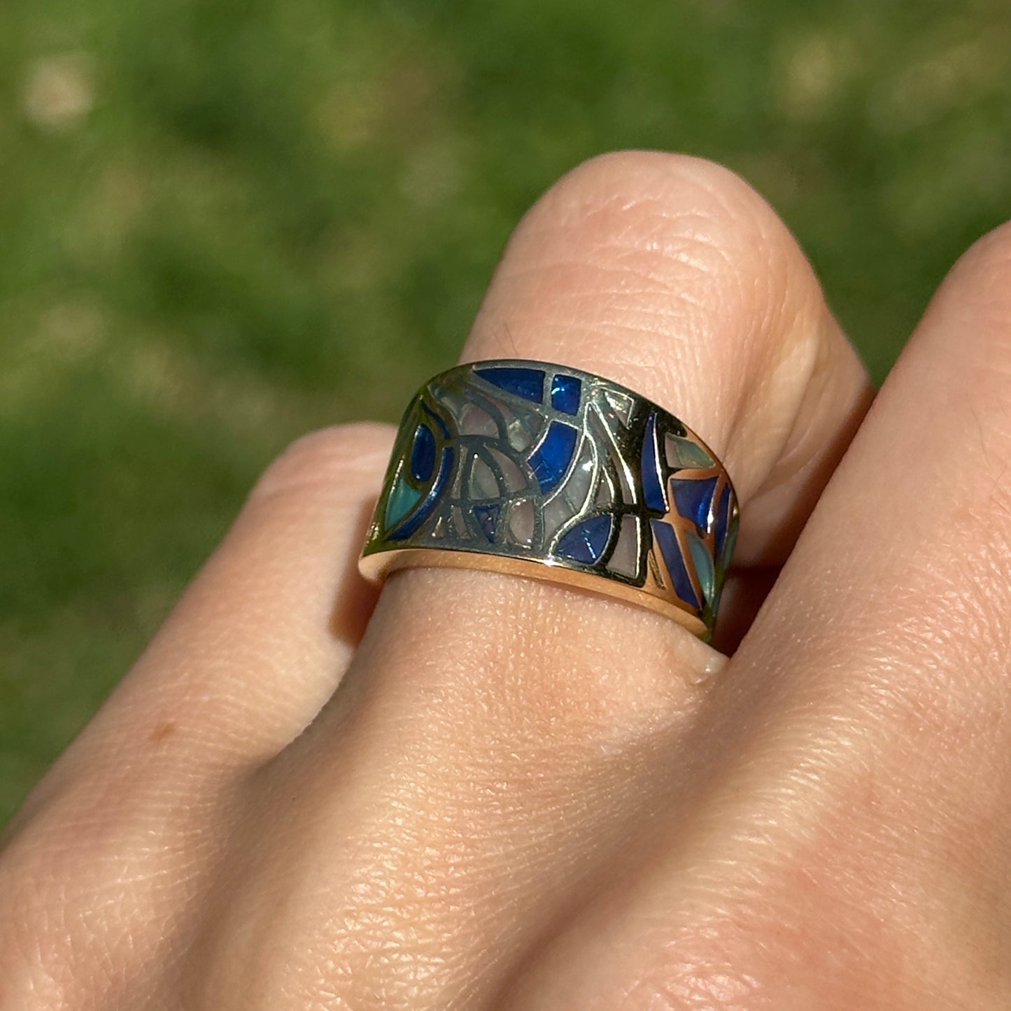 Estate 14KT Yellow Gold Blue Enamel Mosaic Band Ring
