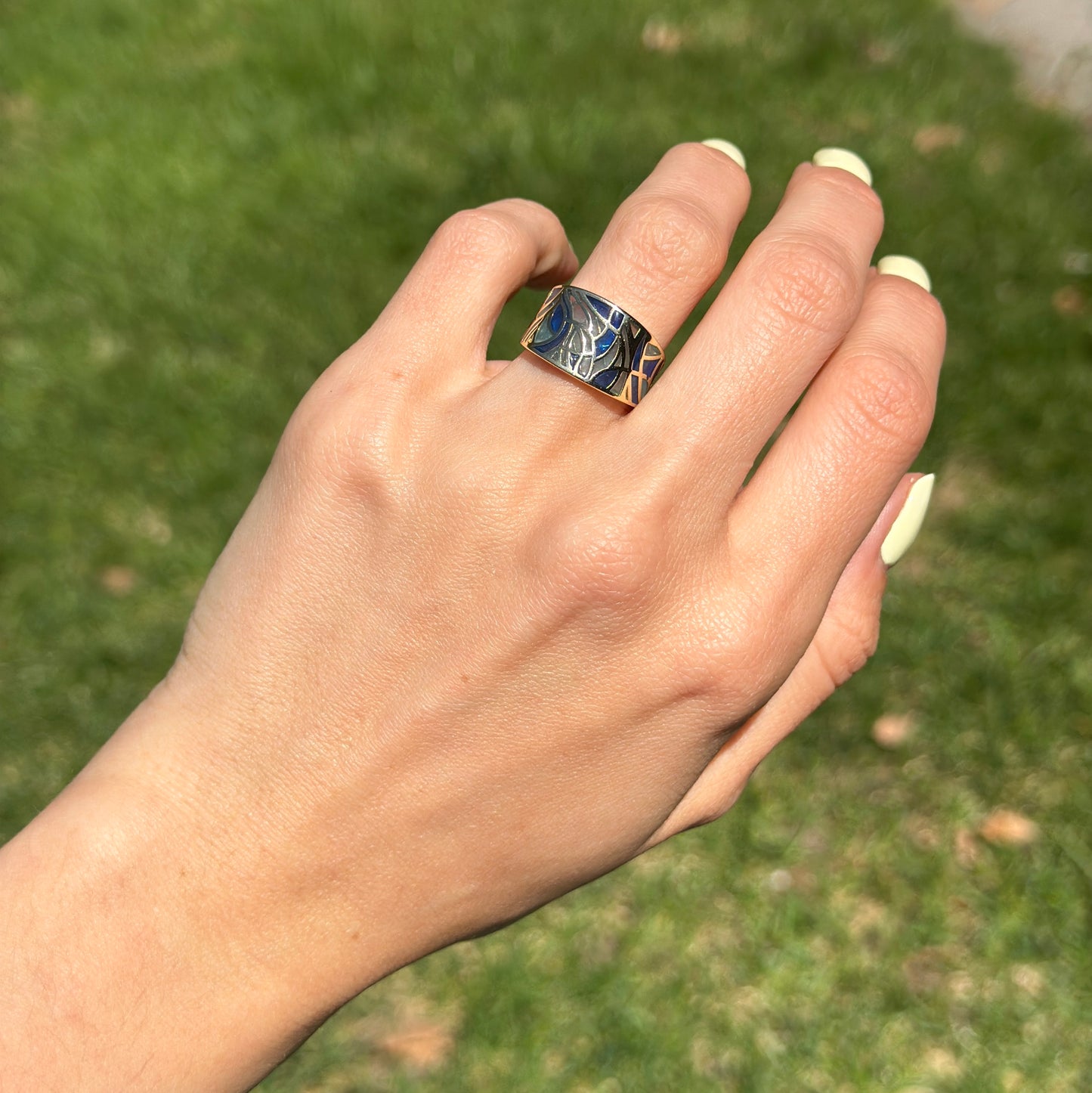 Estate 14KT Yellow Gold Blue Enamel Mosaic Band Ring