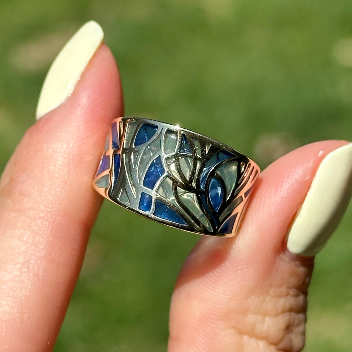 Estate 14KT Yellow Gold Blue Enamel Mosaic Band Ring