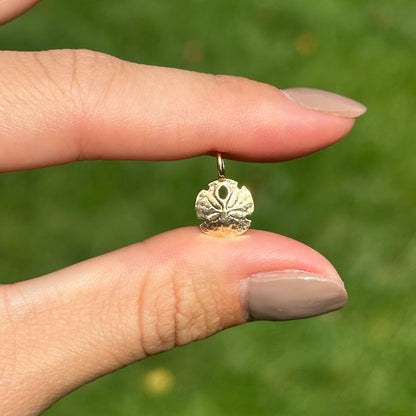 Estate 14KT Yellow Gold Mini Sand Dollar Pendant Charm