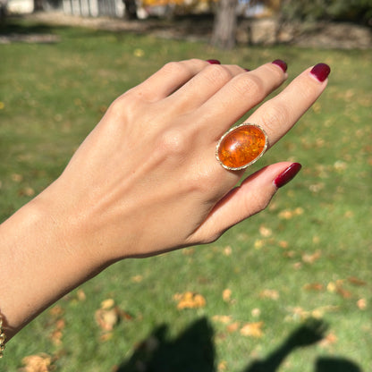 Estate 14KT Yellow Gold Oval Cabochon Amber Etched Bezel Ring