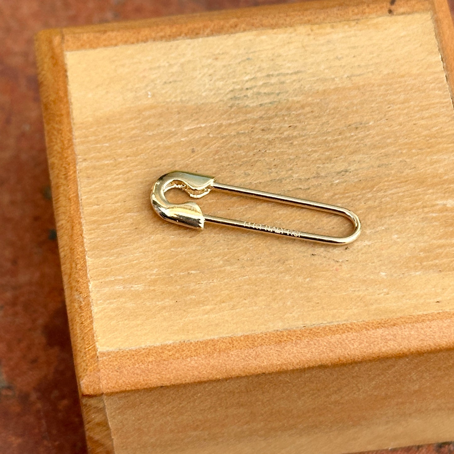14KT Yellow Gold Safety Pin Charm Holder / Pendant 24.5mm