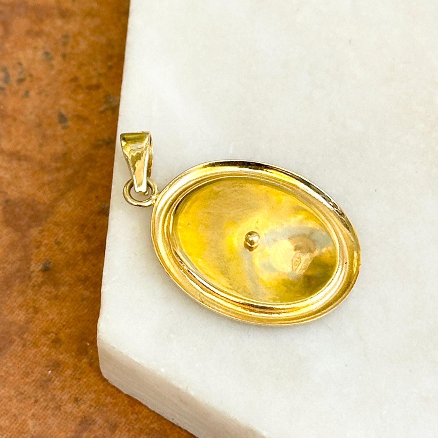 Estate 18KT Yellow Gold Oval Inlay Italian Cameo Pendant Intaglio