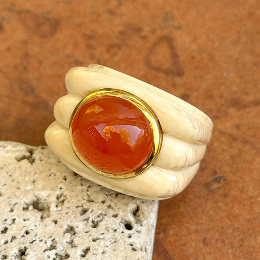 Estate 18KT Yellow Gold Bezel Oval Cabochon Carnelian Carved Cream Gemstone Large Ring 7.5