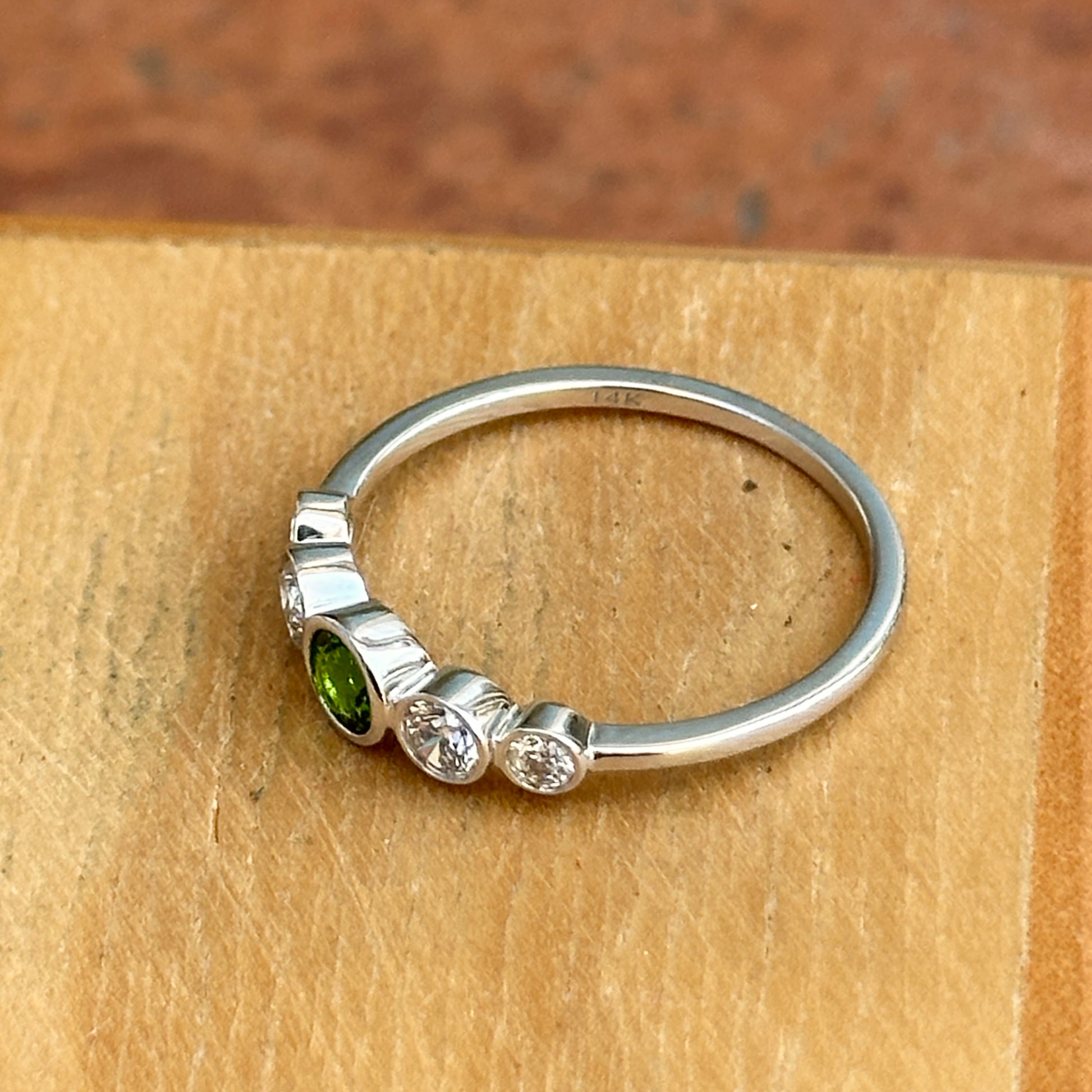 14KT White Gold Bezel Chrome Diopside + Diamond Ring - LSJ