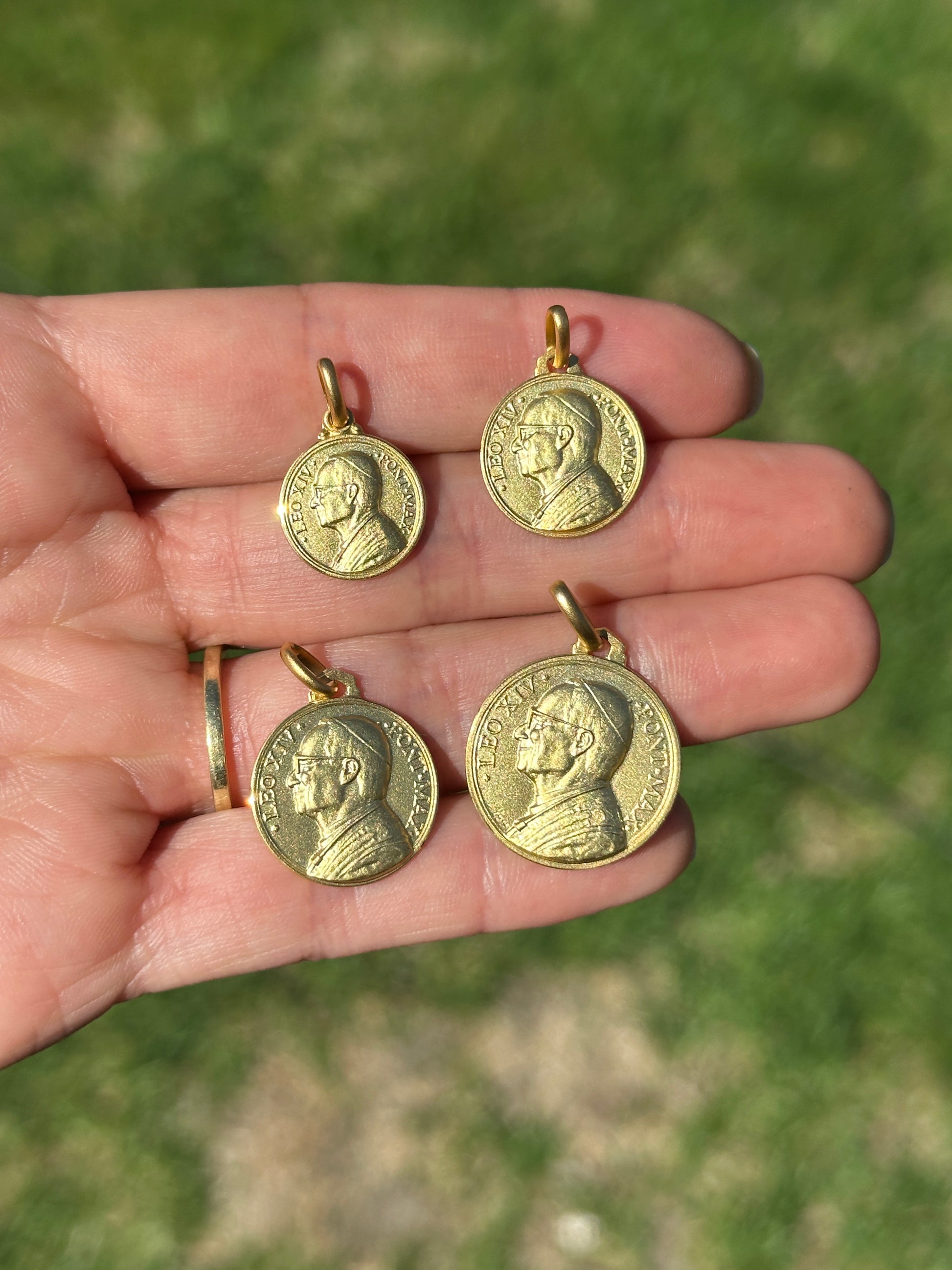 14KT Yellow Gold Matte Pope Leo XIV Round Medal Pendant 21mm - LSJ