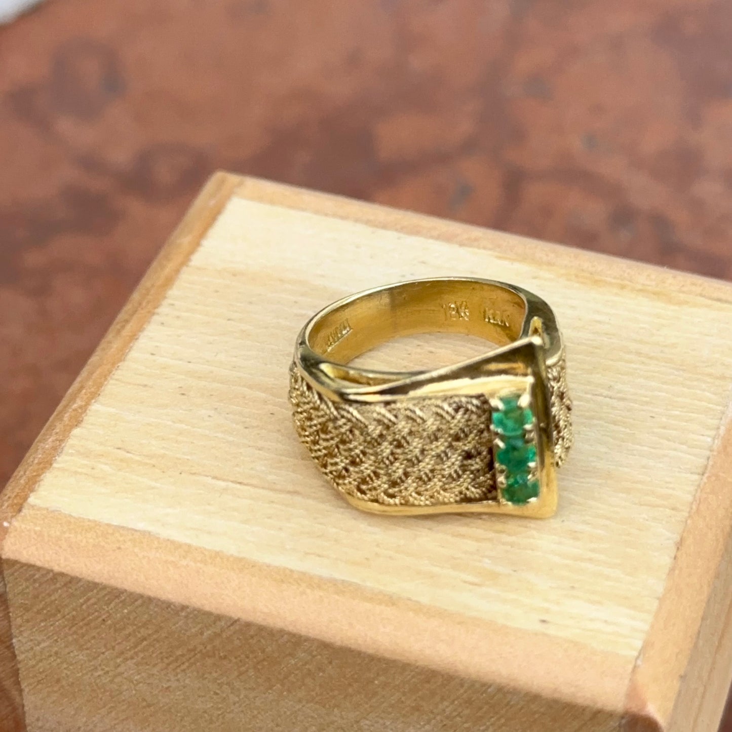 Estate 18KT Yellow Gold Emerald Belt Buckle Ring