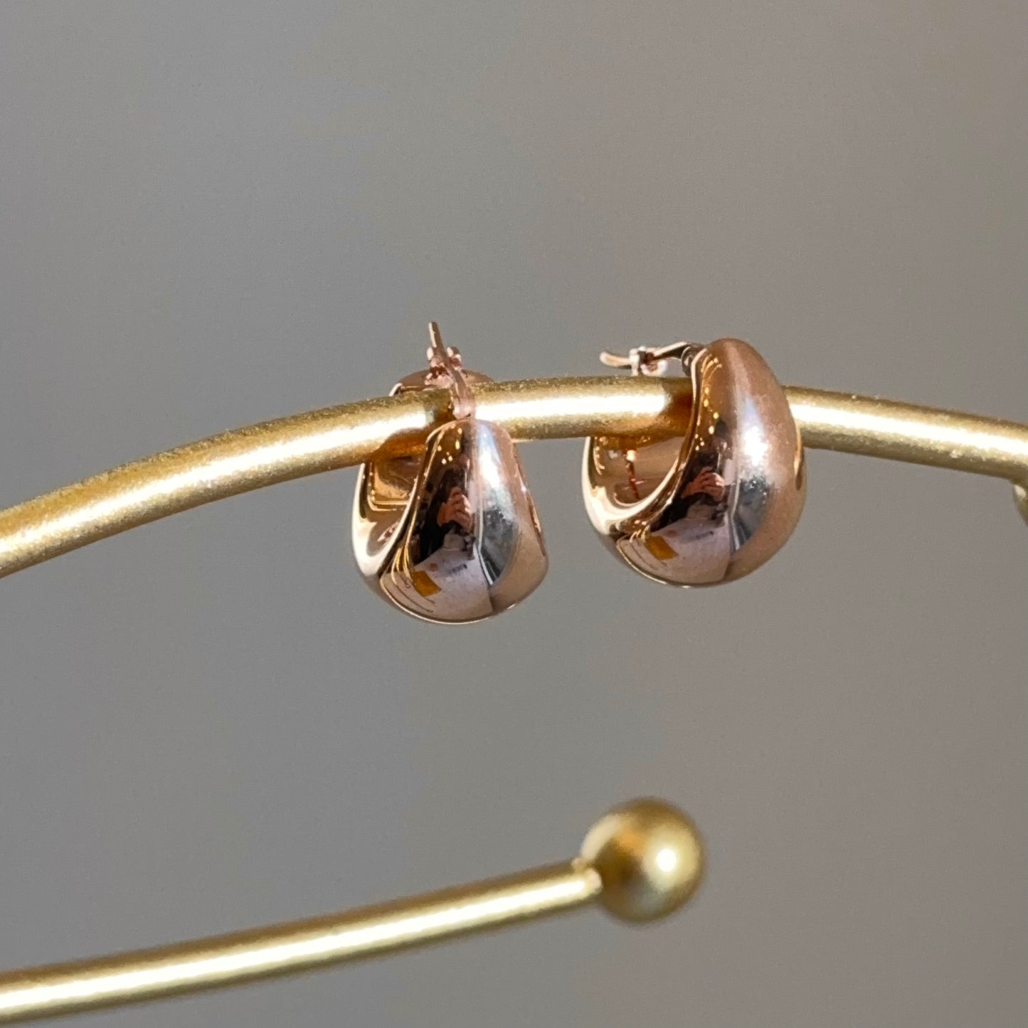 14KT Rose Gold Tapered Huggie Hoop Earrings 15mm