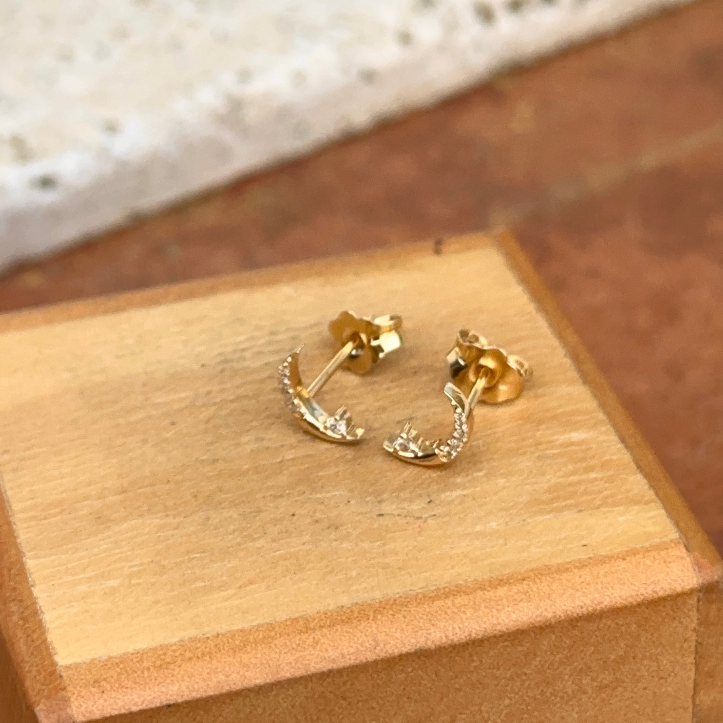 18KT Yellow Gold Diamond Crescent Moon Stud Earrings