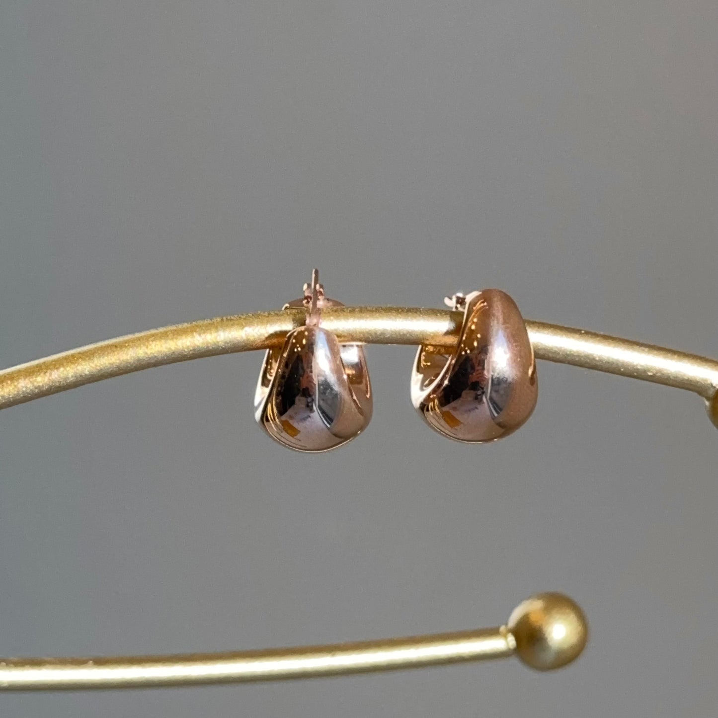 14KT Rose Gold Tapered Huggie Hoop Earrings 15mm